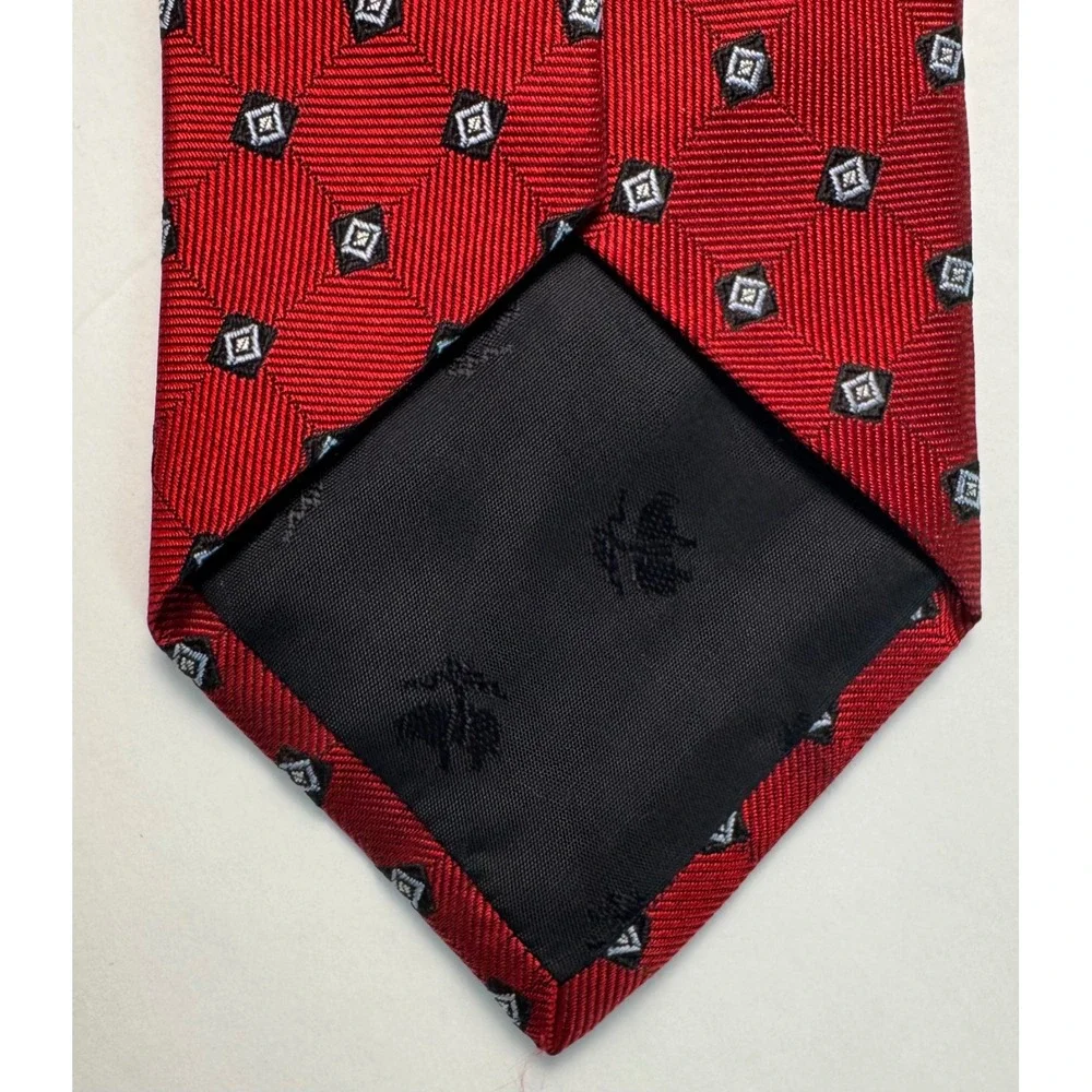 Brooks Brothers 346 Mens Red Geometric Silk Tie Stain Resistant Made in USA